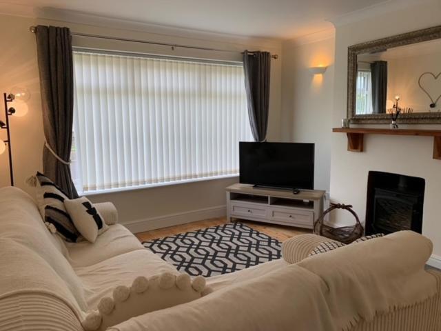 5 Edgebury Apartment Puriton Exterior photo